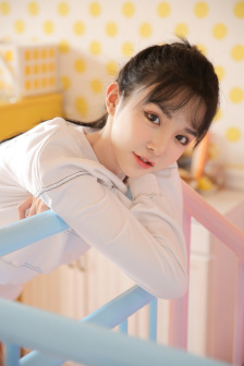 美女下部裸体张开腿视频